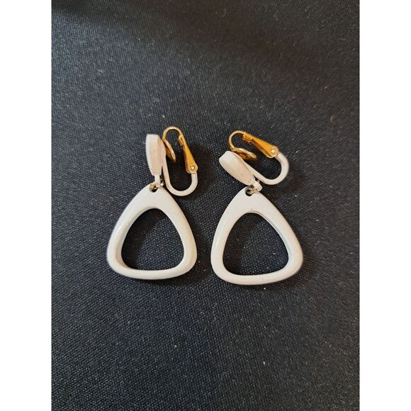 Vintage Crown Trifari Triangle Dangle White & Gold Clip-On Earrings - Picture 1 of 4